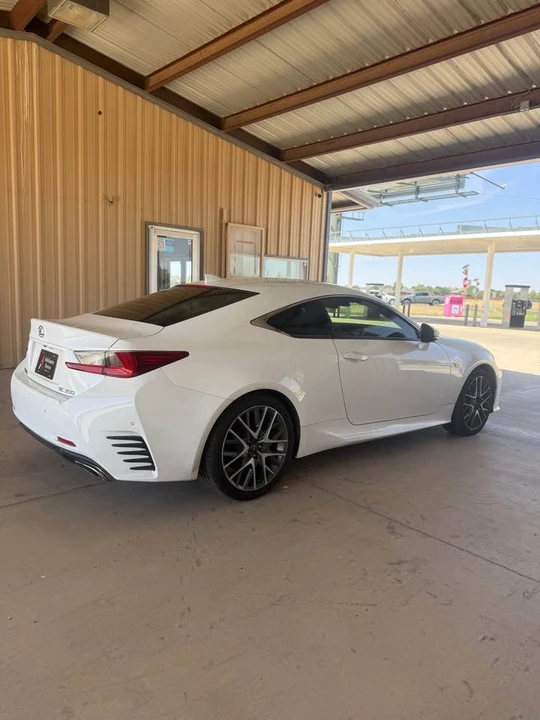 2018 Lexus RC - Image 4 of 11