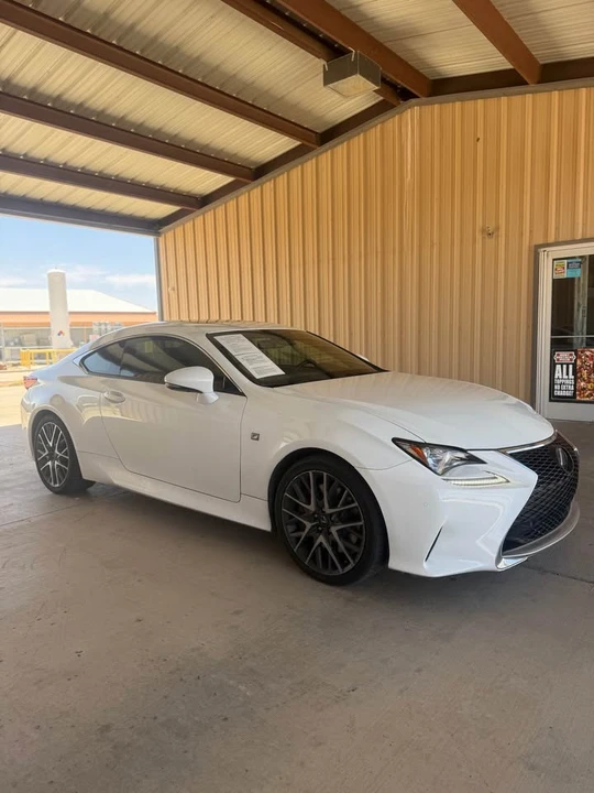 2018 Lexus RC - Image 3 of 11