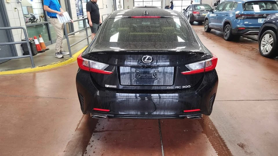 2018 Lexus RC - Image 4 of 10