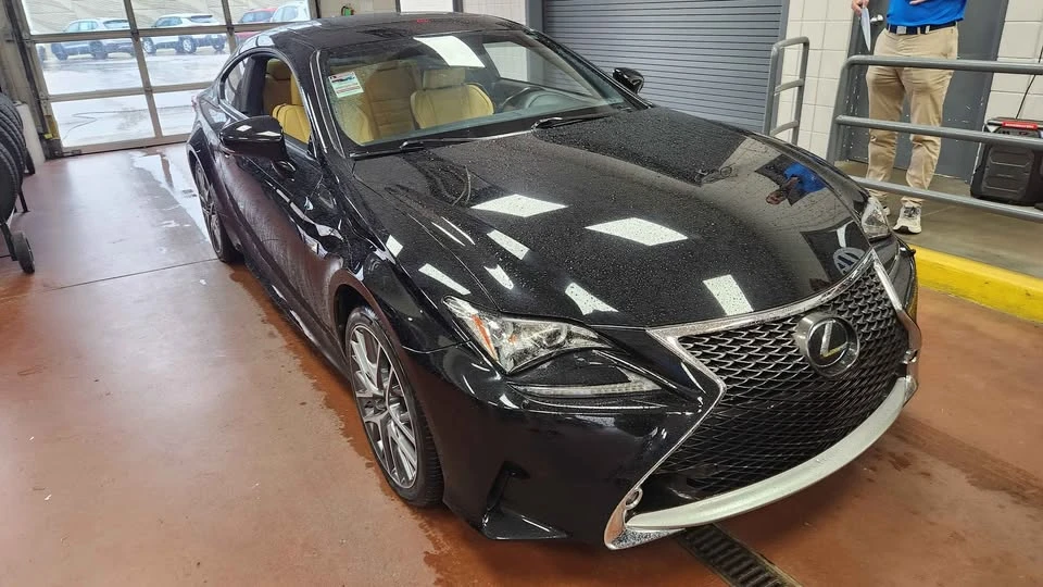 2018 Lexus RC - Image 6 of 10
