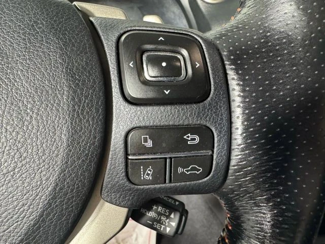 2018 Lexus RC - Image 16 of 21