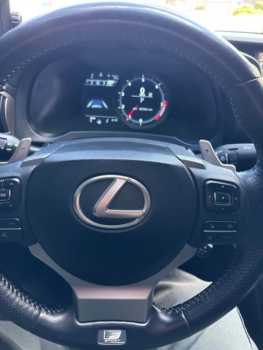 2018 Lexus RC - Image 11 of 13
