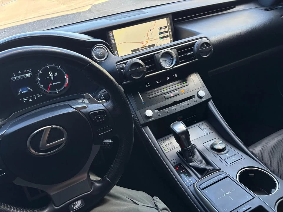 2018 Lexus RC - Image 12 of 13