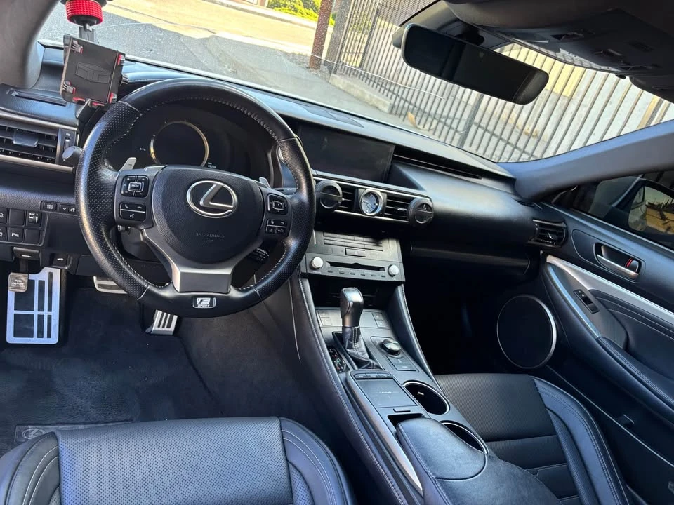 2018 Lexus RC - Image 9 of 13