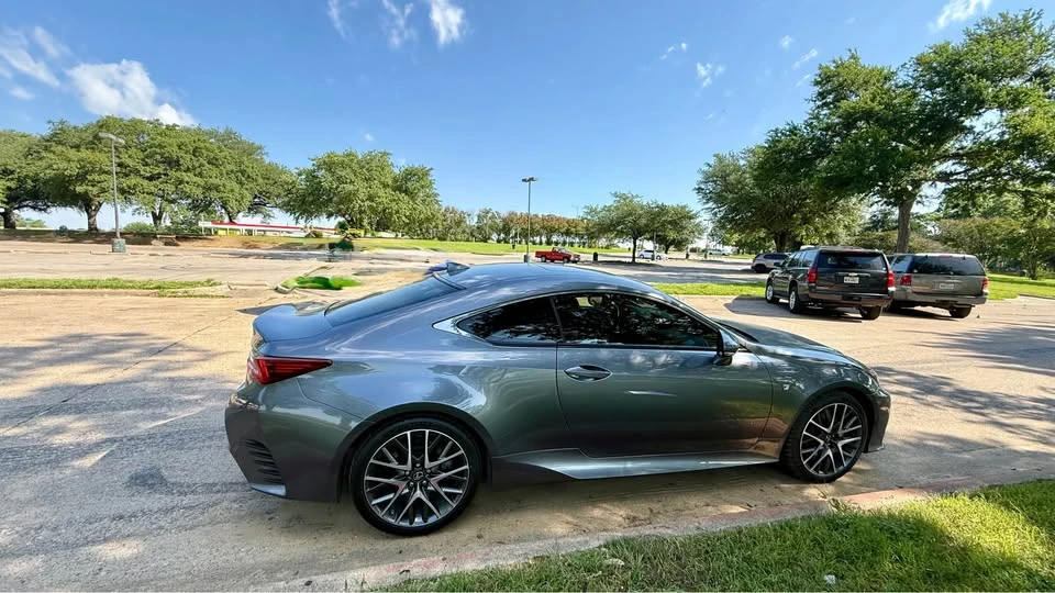 2018 Lexus RC F - Image 11 of 20