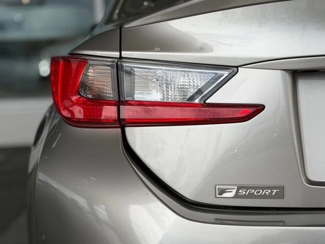 2018 Lexus RC - Image 11 of 31