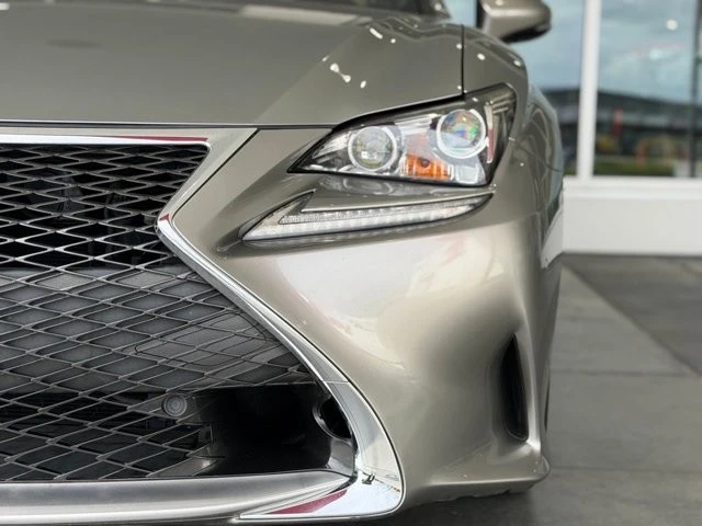 2018 Lexus RC - Image 5 of 31