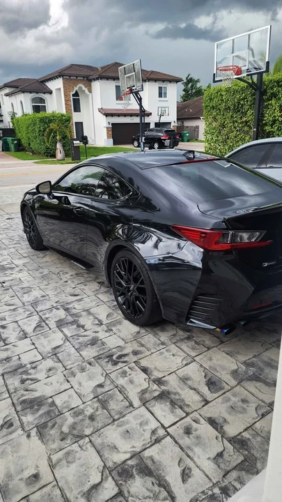 2018 Lexus RC - Image 3 of 10