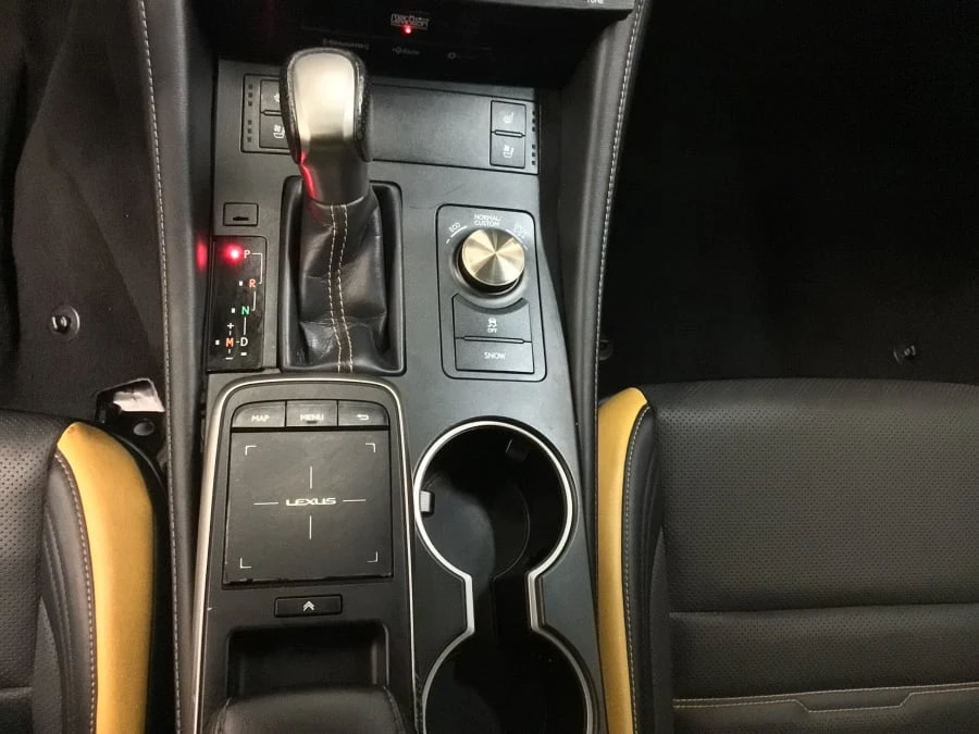 2018 Lexus RC - Image 10 of 11