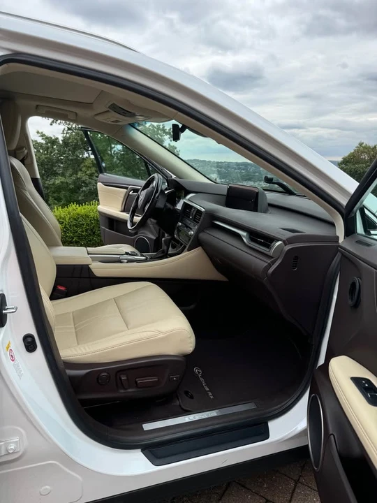 2018 Lexus RX 4th Gen - Image 8 of 10