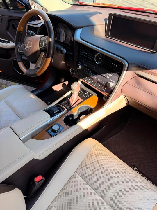 2018 Lexus RX 4th Gen - Image 10 of 12
