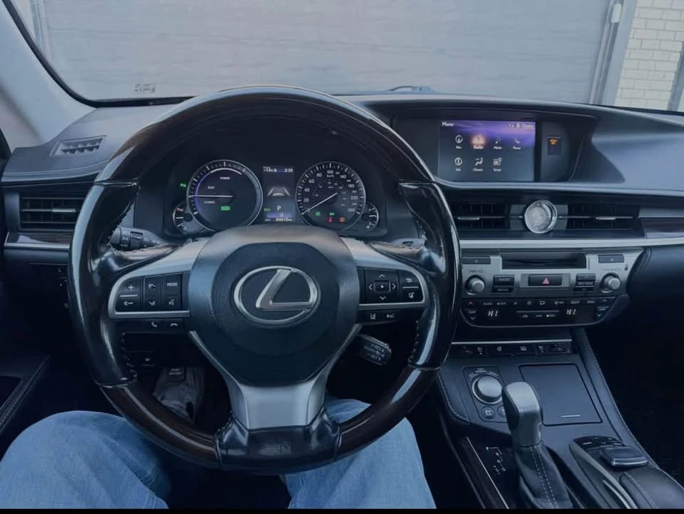 2018 Lexus ES 6th Gen - Image 11 of 11