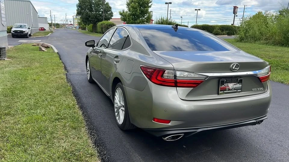 2018 Lexus ES 6th Gen - Image 7 of 19