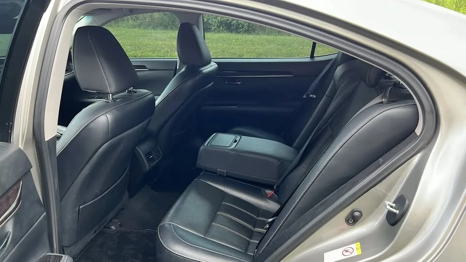 2018 Lexus ES 6th Gen - Image 12 of 19