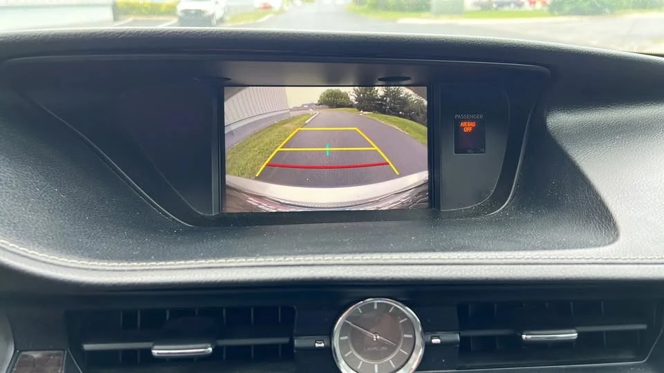 2018 Lexus ES 6th Gen - Image 18 of 19
