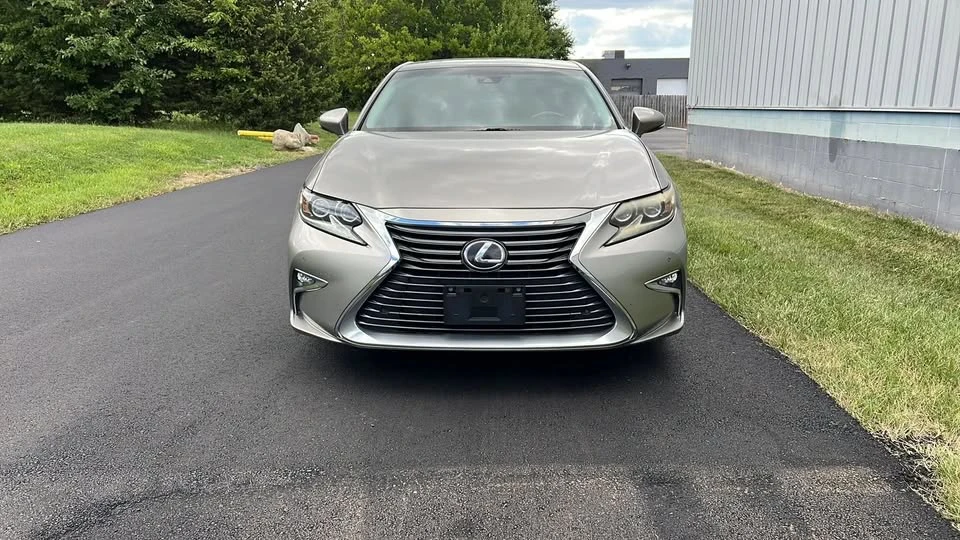 2018 Lexus ES 6th Gen - Image 2 of 19