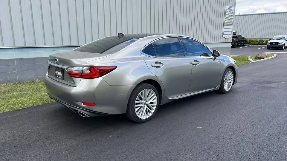 2018 Lexus ES 6th Gen - Image 5 of 19