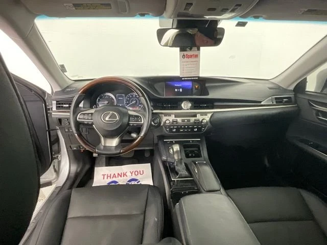 2018 Lexus ES 6th Gen - Image 16 of 20