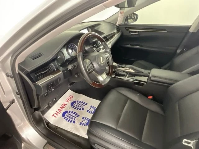 2018 Lexus ES 6th Gen - Image 13 of 20