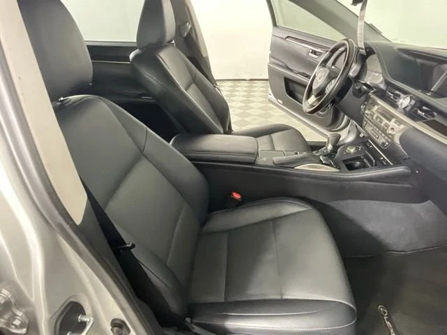 2018 Lexus ES 6th Gen - Image 18 of 20