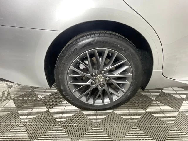 2018 Lexus ES 6th Gen - Image 9 of 20