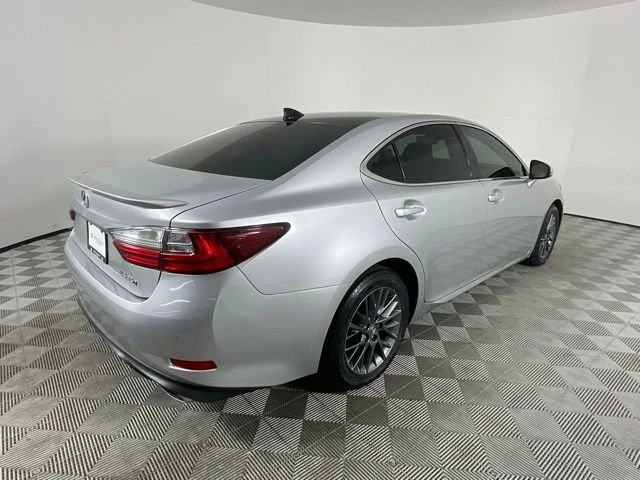 2018 Lexus ES 6th Gen - Image 10 of 20