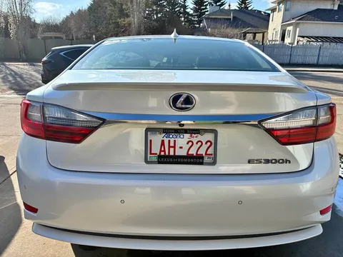 2018 Lexus ES300H Executive