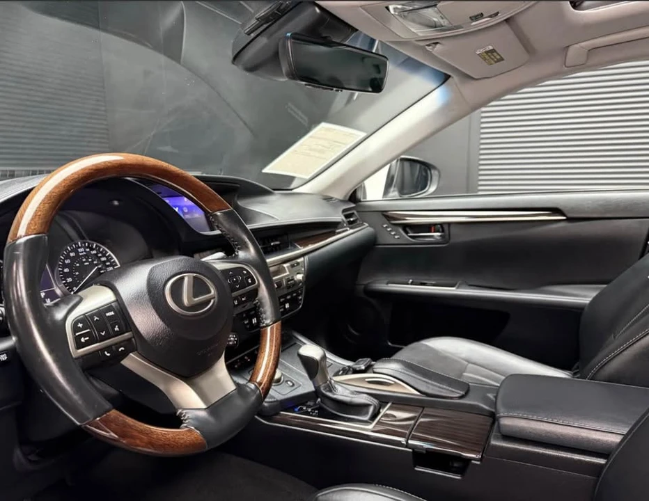 2018 Lexus ES 6th Gen - Image 8 of 8