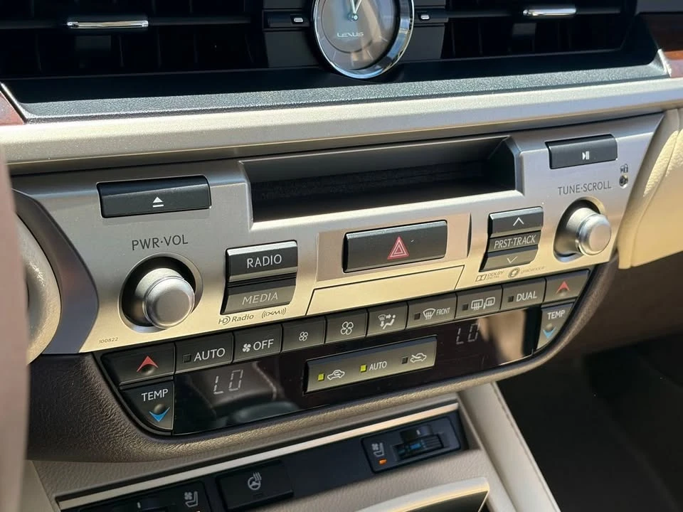 2018 Lexus ES 6th Gen - Image 10 of 14