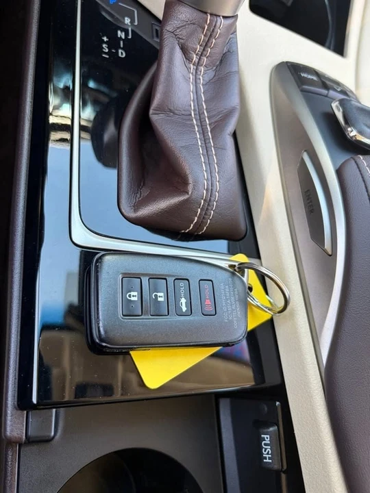 2018 Lexus ES 6th Gen - Image 14 of 14