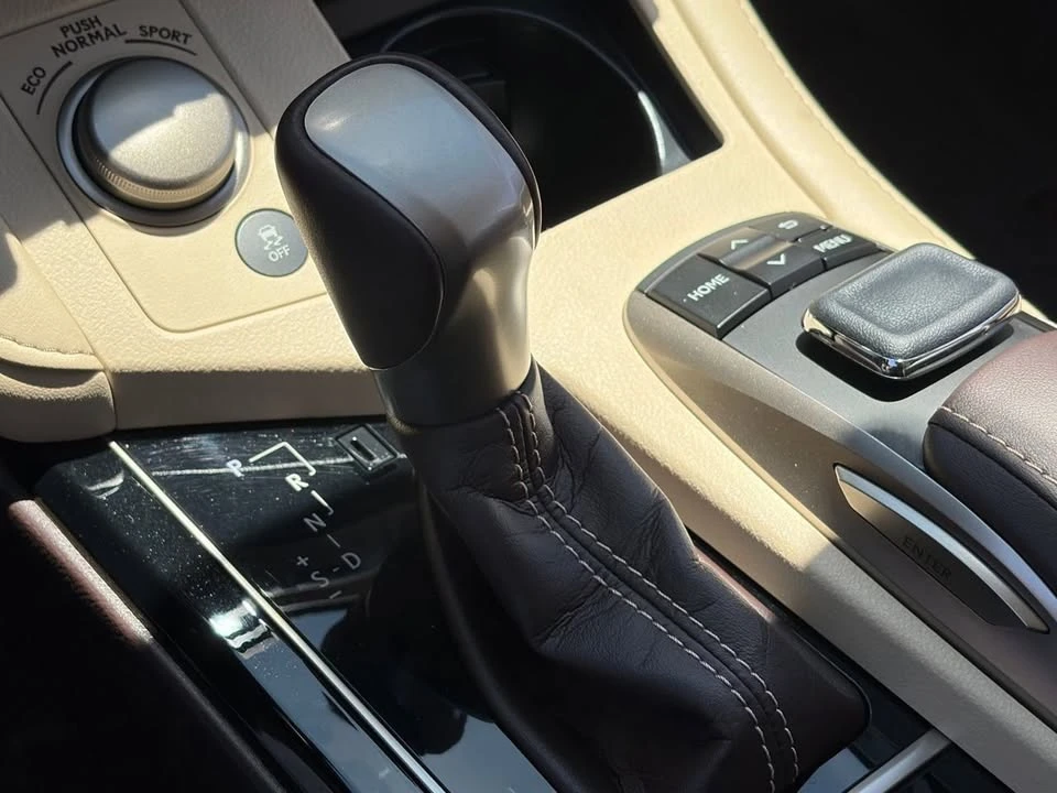 2018 Lexus ES 6th Gen - Image 9 of 14