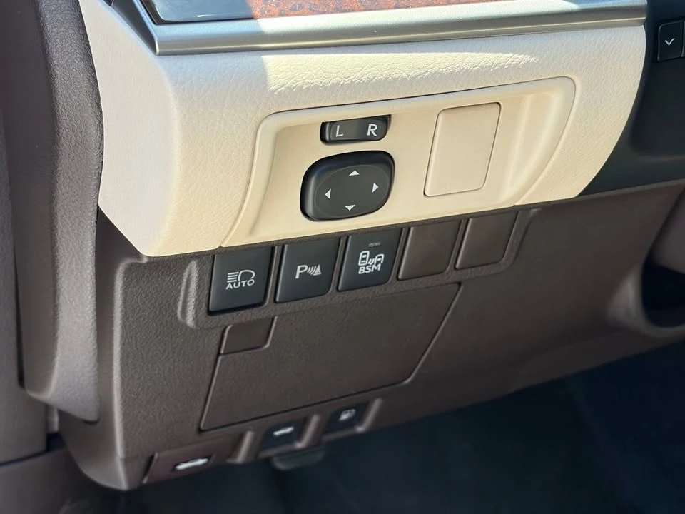 2018 Lexus ES 6th Gen - Image 8 of 14