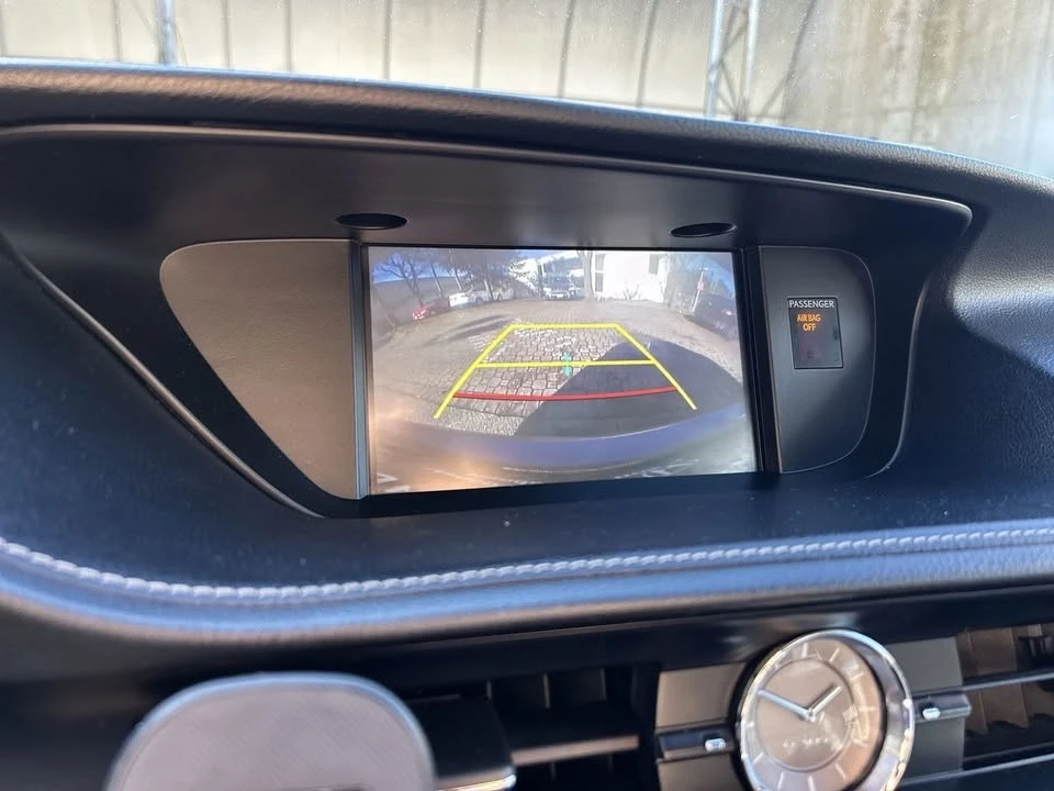 2018 Lexus ES 6th Gen - Image 14 of 20
