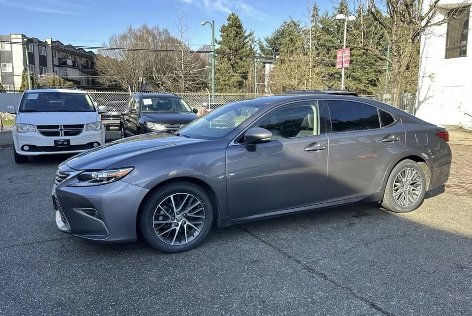 2018 Lexus ES 6th Gen - Image 3 of 20