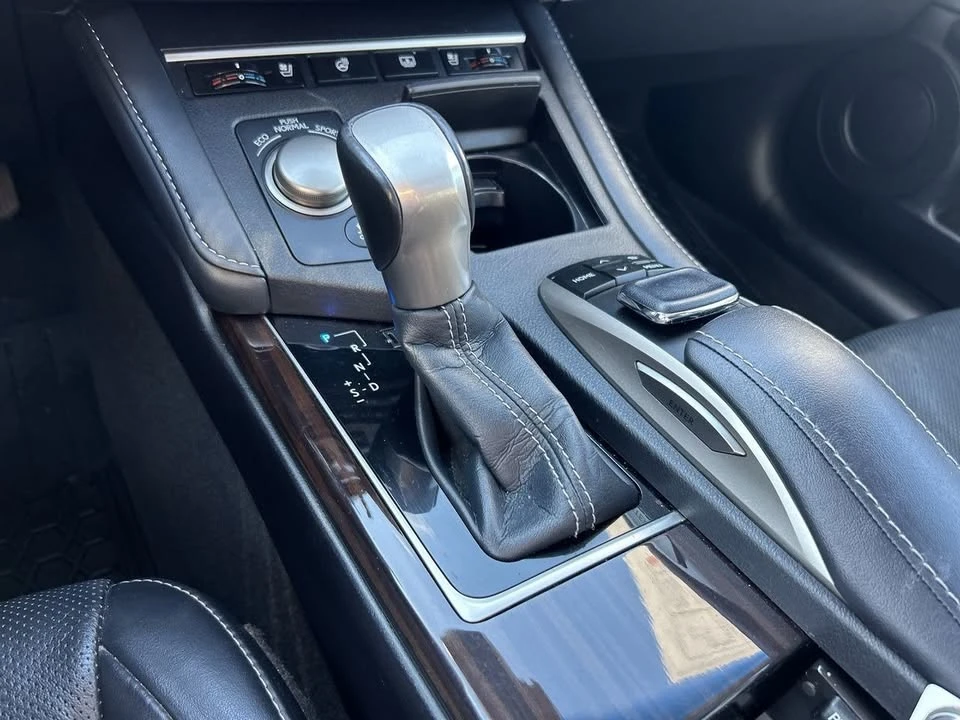 2018 Lexus ES 6th Gen - Image 17 of 20