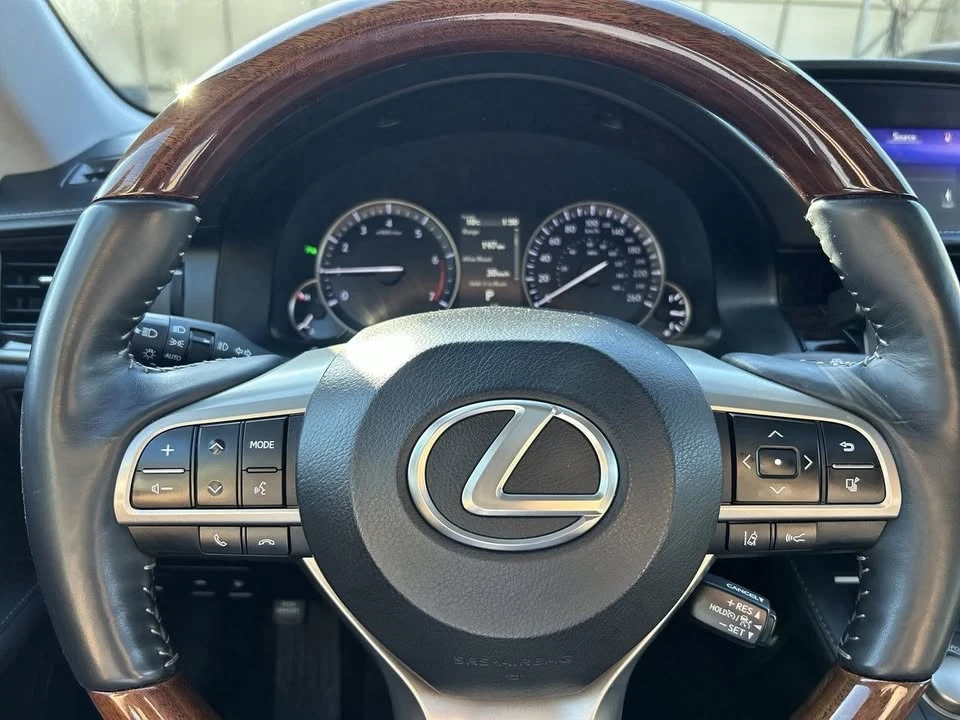 2018 Lexus ES 6th Gen - Image 11 of 20