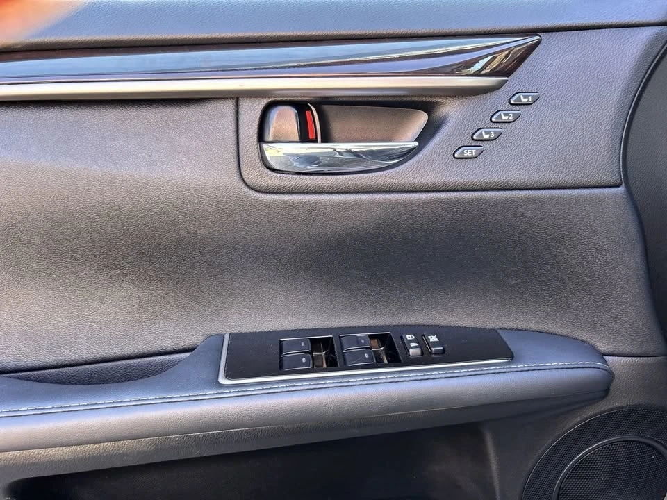 2018 Lexus ES 6th Gen - Image 10 of 20