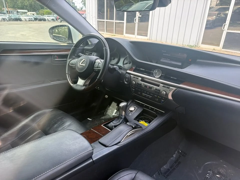 2018 Lexus ES 6th Gen - Image 14 of 15