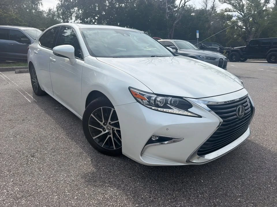 2018 Lexus ES 6th Gen - Image 6 of 15