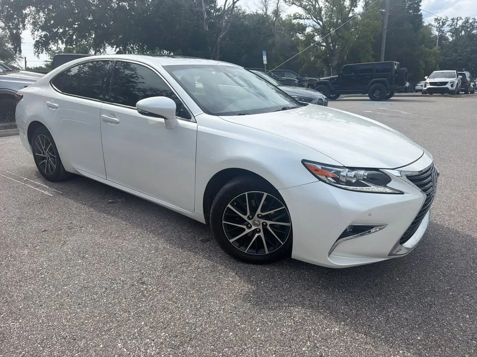 2018 Lexus ES 6th Gen - Image 7 of 15