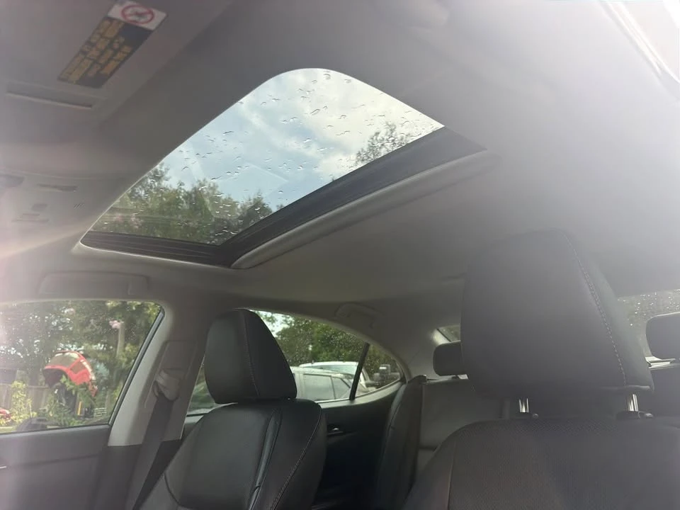 2018 Lexus ES 6th Gen - Image 2 of 15