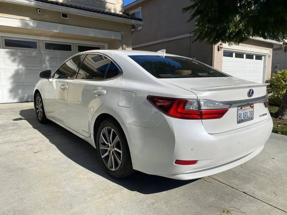2018 Lexus ES 6th Gen - Image 3 of 17