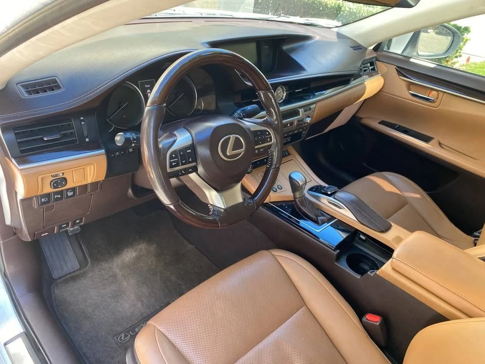 2018 Lexus ES 6th Gen - Image 8 of 17