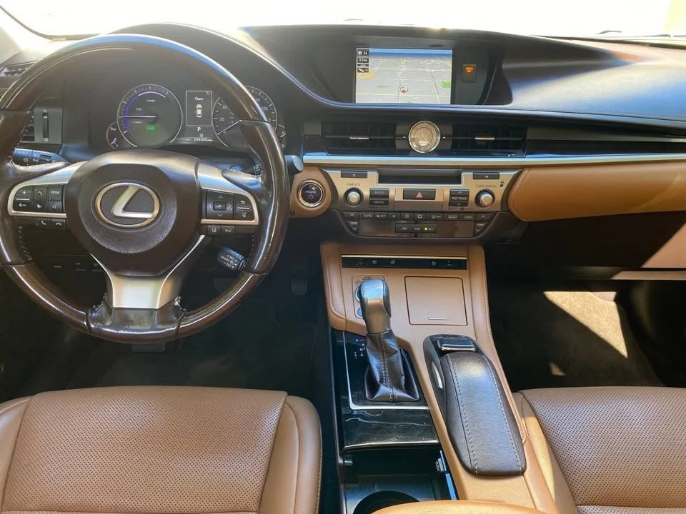 2018 Lexus ES 6th Gen - Image 7 of 17