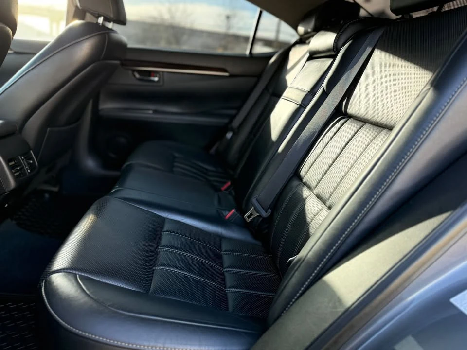 2018 Lexus ES 6th Gen - Image 13 of 20