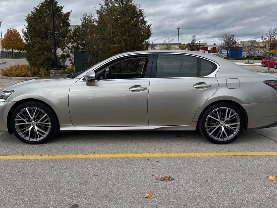 2018 Lexus GS 4th Gen - Image 2 of 4