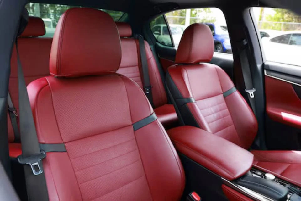 2018 Lexus GS 4th Gen - Image 16 of 18