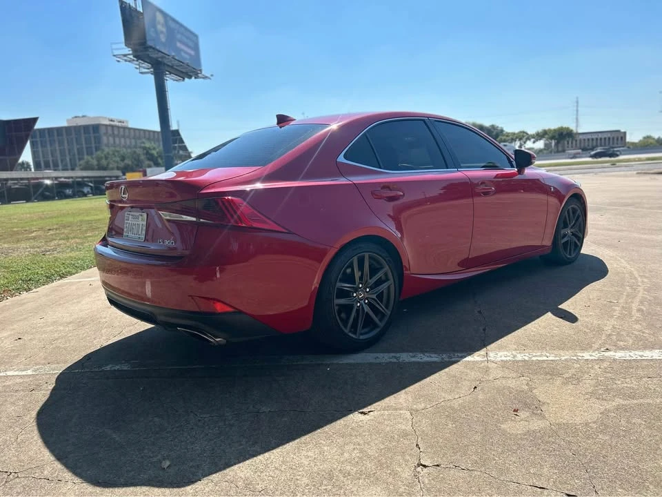 2018 Lexus IS 3rd Gen - Image 4 of 10
