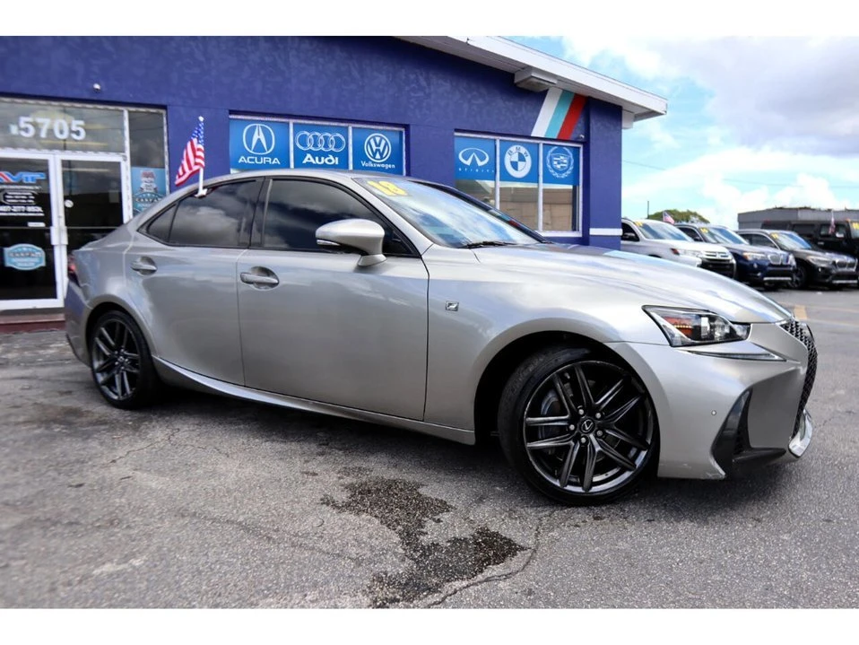2018 Lexus IS 3rd Gen - Image 3 of 20