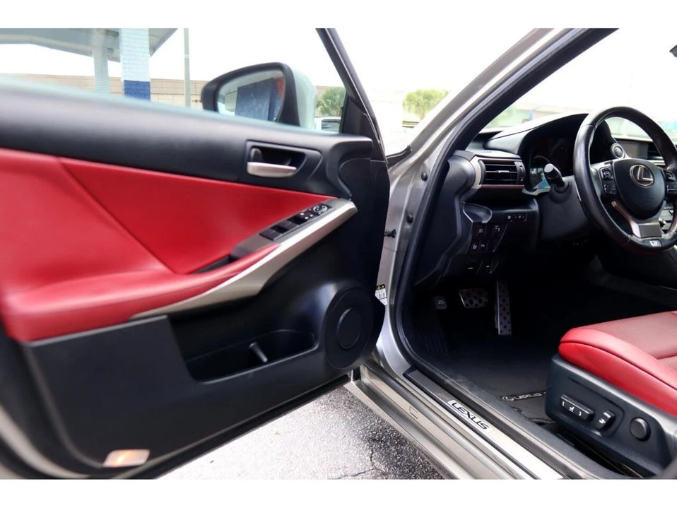 2018 Lexus IS 3rd Gen - Image 19 of 20